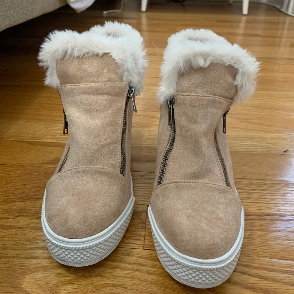Small healed winter boot
